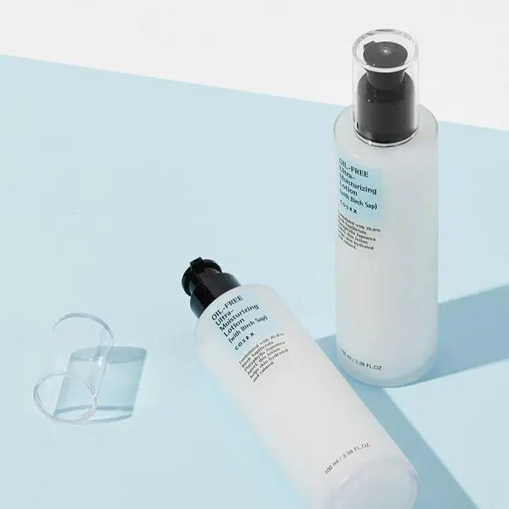 oil-free-ultra-moisturizing-lotion-with-birch-sap-cosrx-official-2_720x.webp