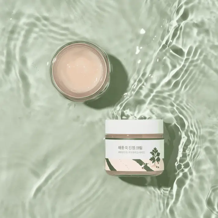 mugwort-calming-moisturizer-round-lab-3.webp