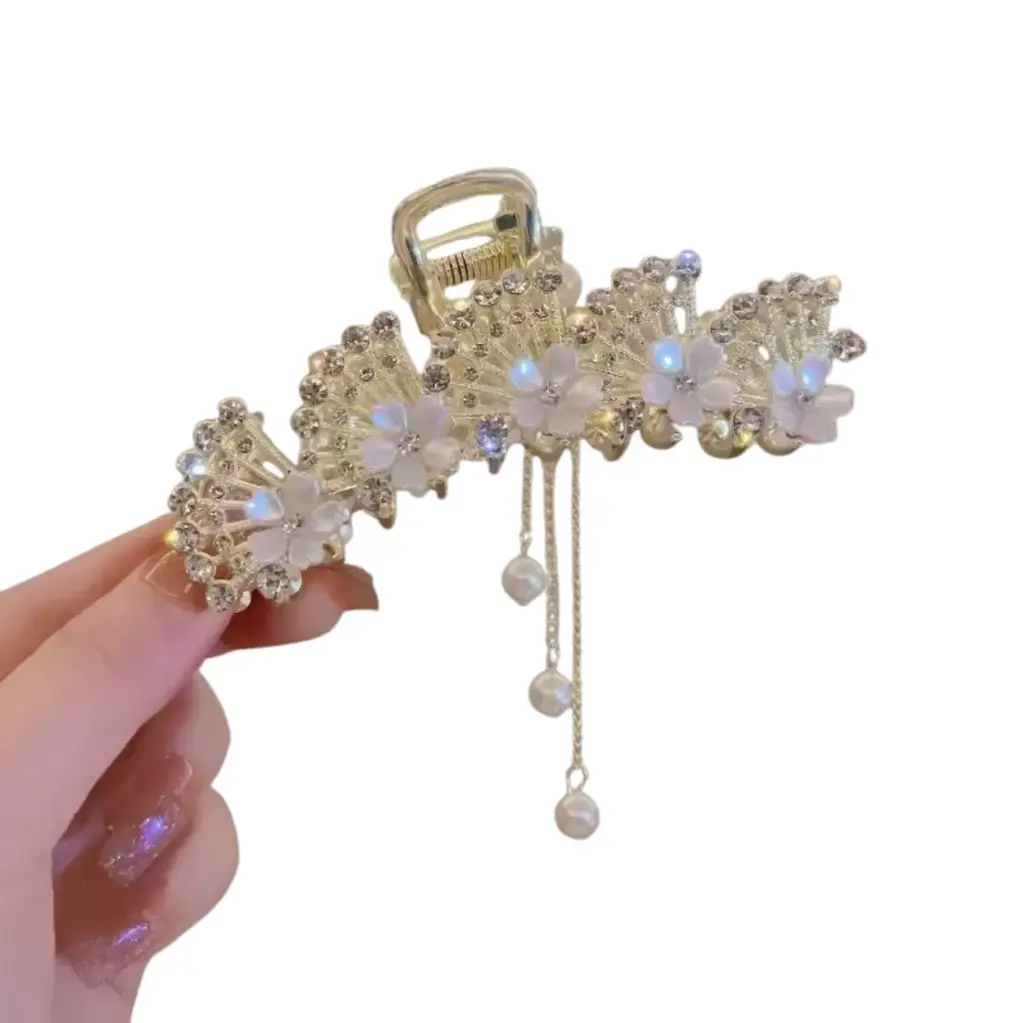 Pince à cheveux florale en strass et pampilles de perles nacrées