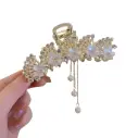 Pince à cheveux florale en strass et pampilles de perles nacrées