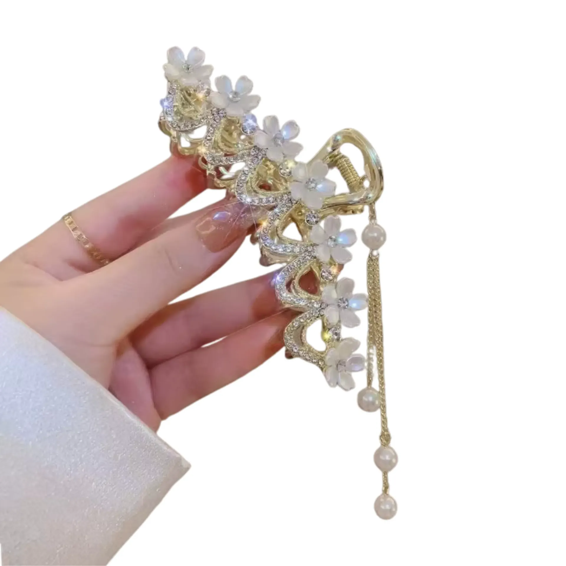 Floral hair clip with pearl charm